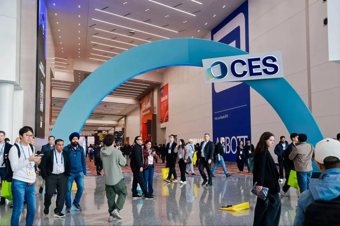 魏牌高山斩获双冠，以硬核产品力开启MPV家庭新时代