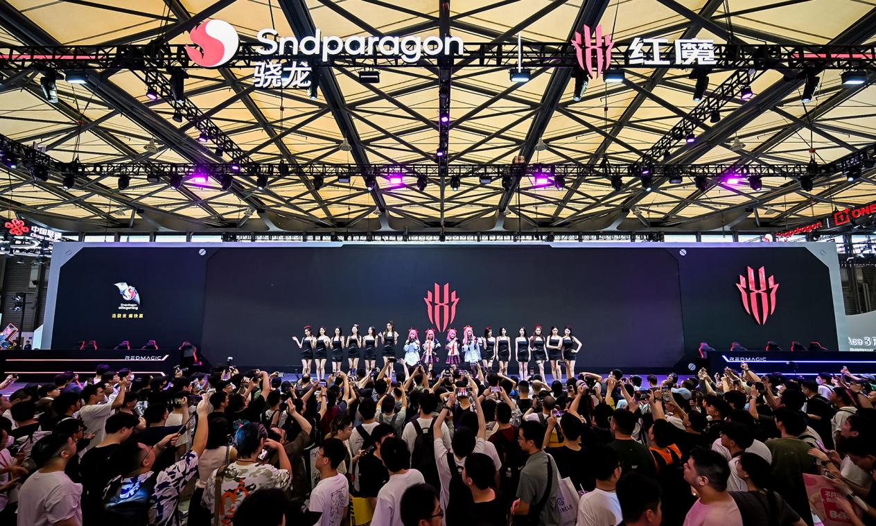 红魔电竞盛宴燃爆2024 ChinaJoy：全系列装备震撼登场，体验区人气爆棚