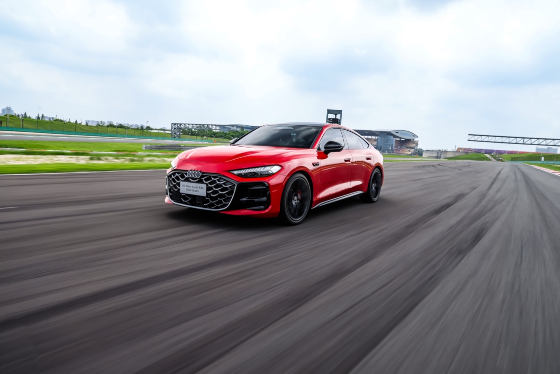 燃油车智能化里程碑之作 搭载华为乾崑智驾的上汽奥迪 A5L上市！